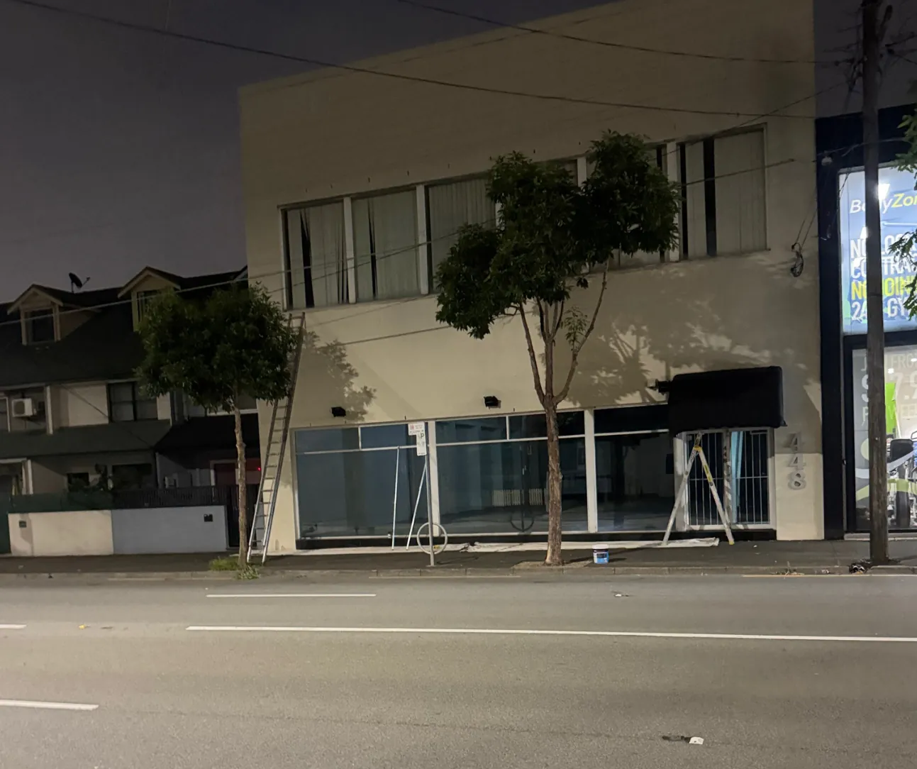 Emergency weekend shop fitout painting completed in Alexandria